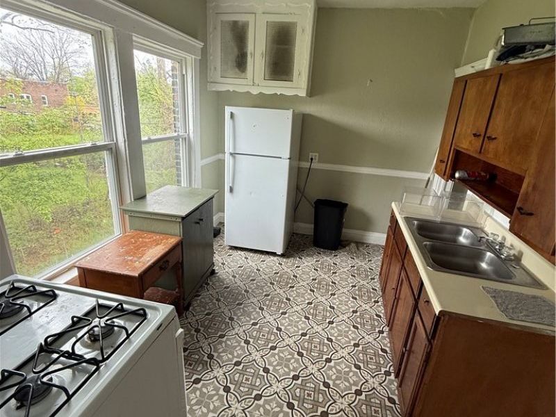 919 Ansel Road, Cleveland, OH 44103 Photo 6