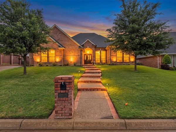 6205 Skylark Circle , North Richland Hills, TX 76180