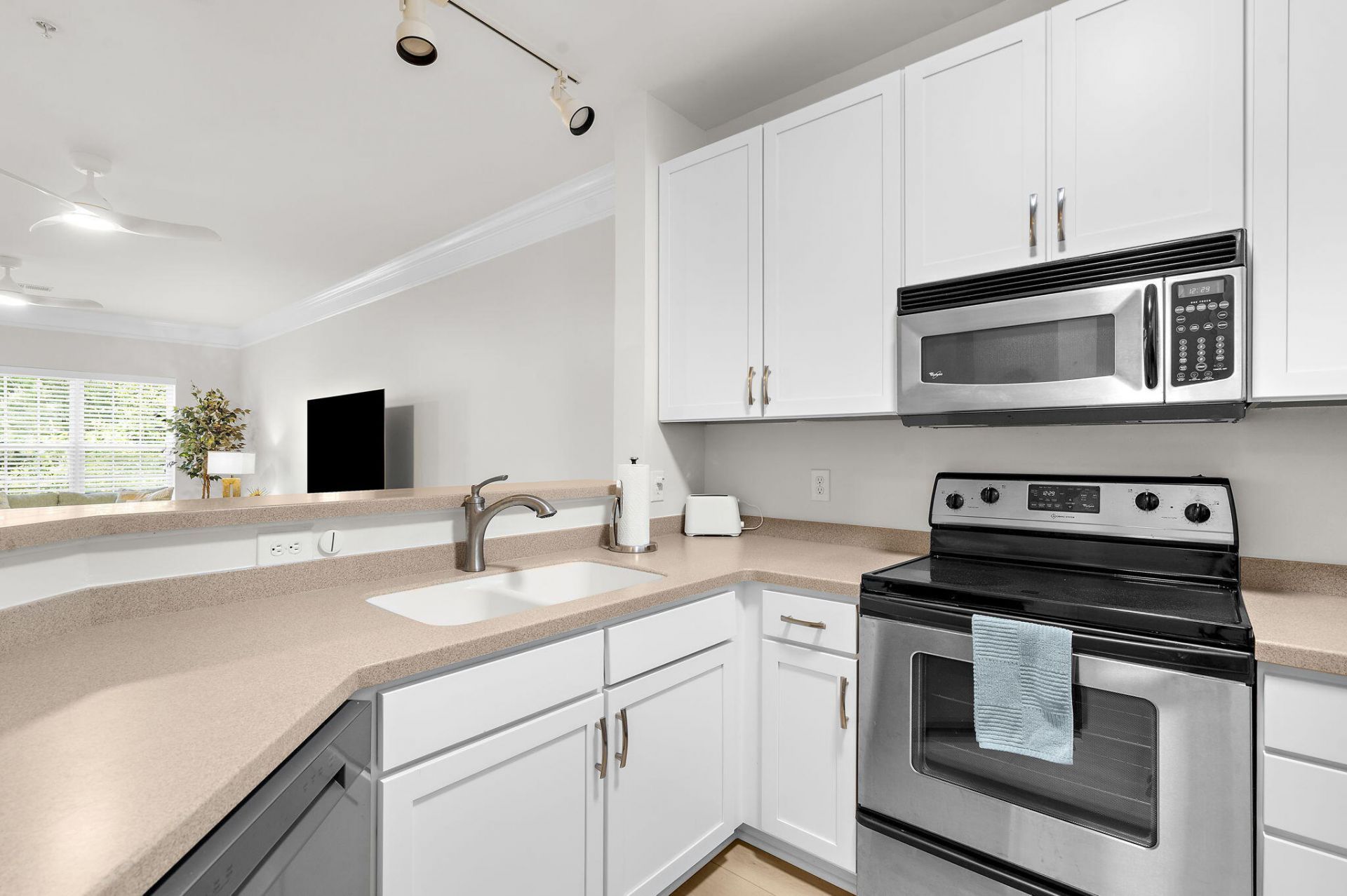 2014 Basildon Road Photo 10
