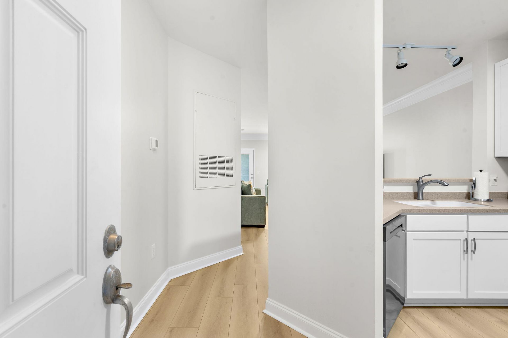 2014 Basildon Road Photo 8