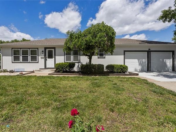 1400 E Loula Street, Olathe, KS 66061
