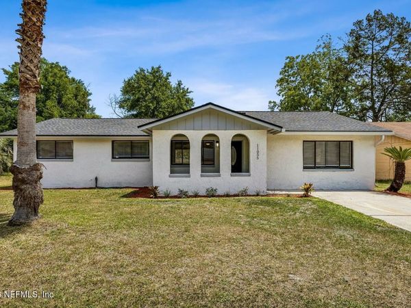11055 BACALL Road W, Jacksonville, FL 32218
