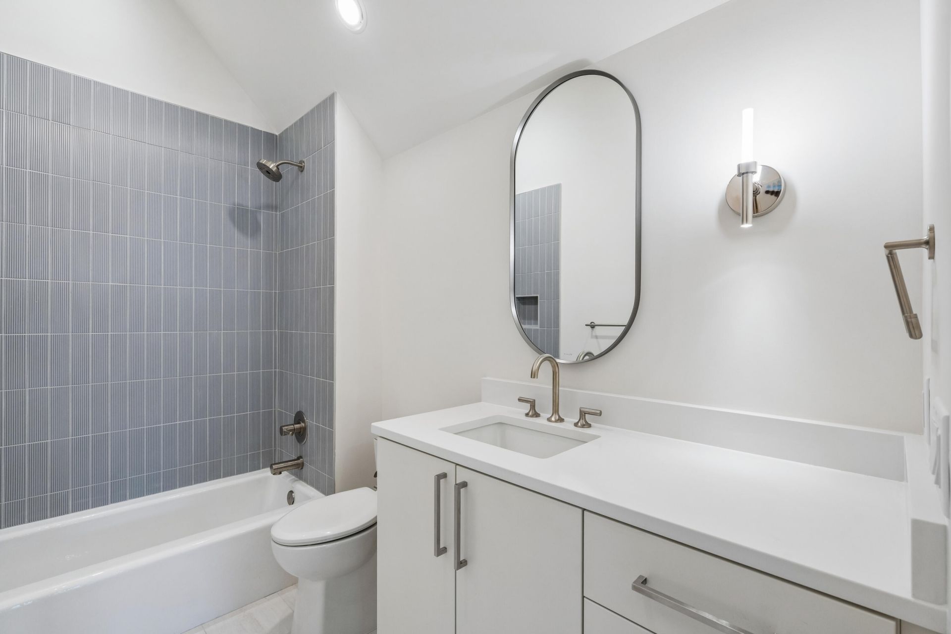 3102 Fort Street Photo 17