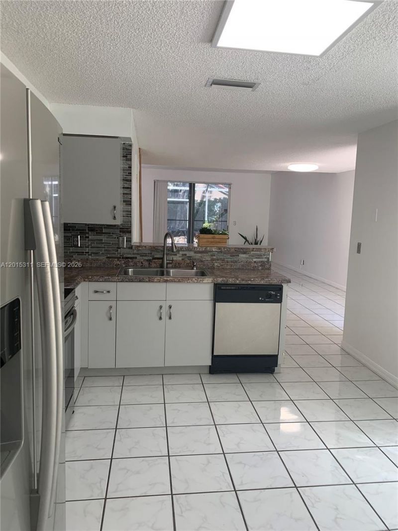 800 Sorrento Dr., Weston, FL 33326 Photo