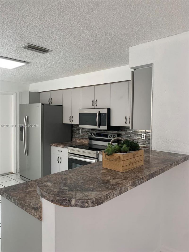 800 Sorrento Dr., Weston, FL 33326 Photo