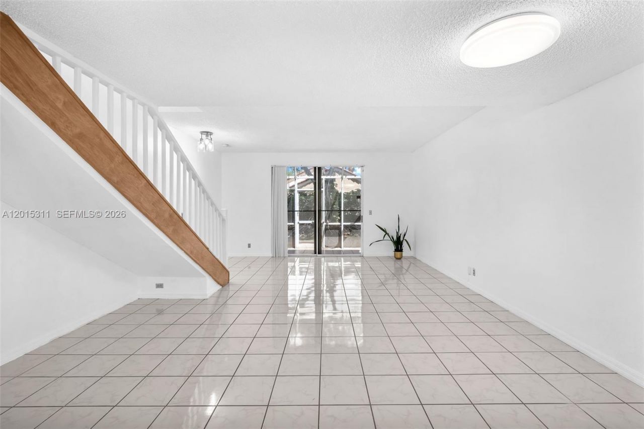 800 Sorrento Dr., Weston, FL 33326 Photo
