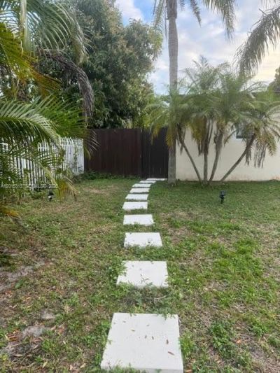 1270 NE 210th Ter , Unit B, Miami, FL 33179 Photo