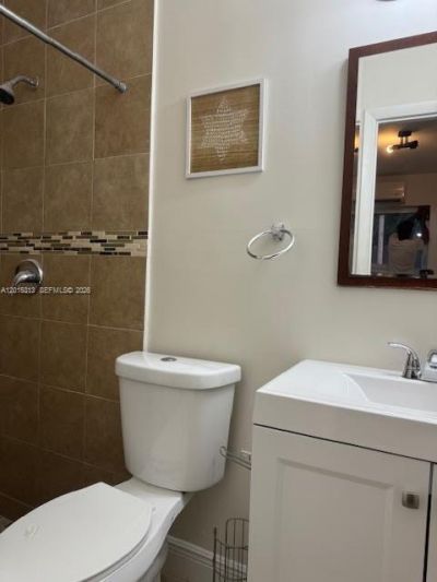 1270 NE 210th Ter , Unit B, Miami, FL 33179 Photo