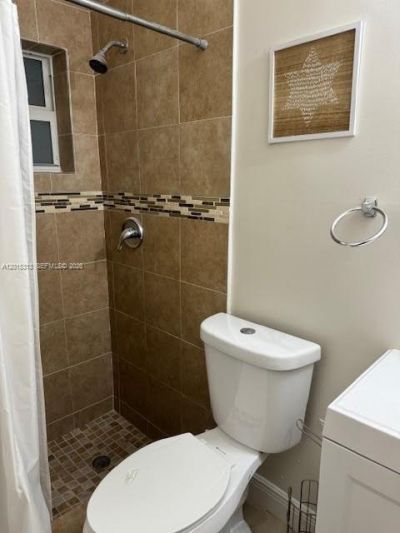 1270 NE 210th Ter , Unit B, Miami, FL 33179 Photo