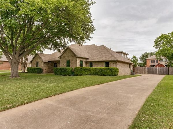 1913 Quail Run Drive, Corinth, TX 76208