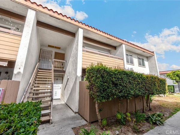 2521 W Sunflower Avenue, Unit R8, Santa Ana, CA 92704