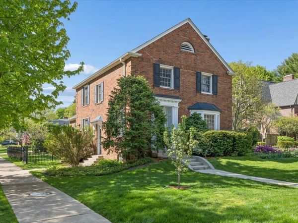 700 Kent Road , Kenilworth, IL 60043