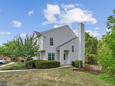 21676 CALAMARY CIRCLE, STERLING, VA 20164