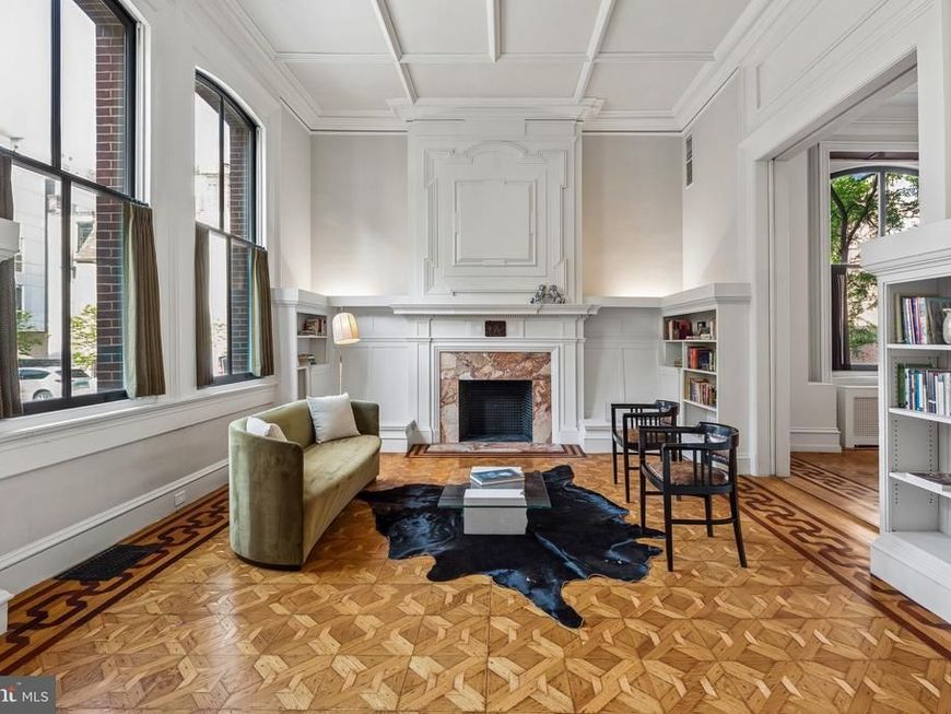 2200 Saint James Place, Philadelphia, PA 19103 Main Photo