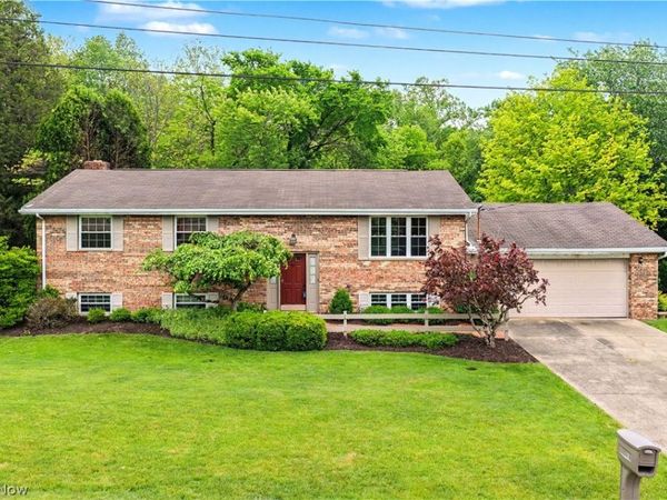 418 Strecker Lane , Marietta, OH 45750