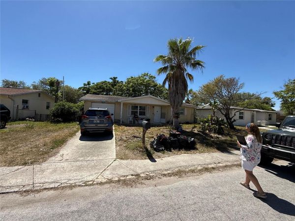 10135 OLD HICKORY LANE , PORT RICHEY, FL 34668
