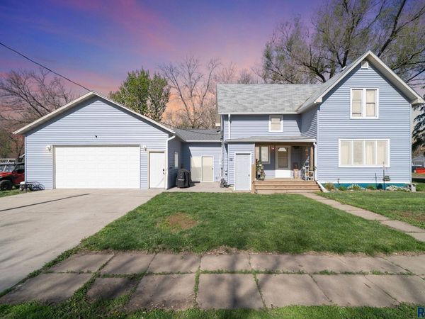 111 S Walnut Ave, Bridgewater, SD 57319