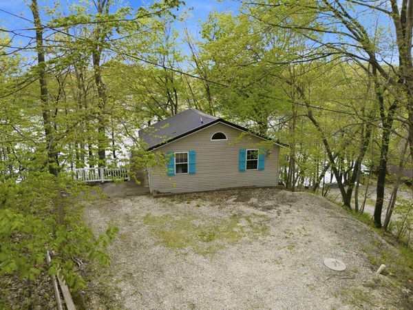 26249 215th Avenue, Delhi, IA 52223