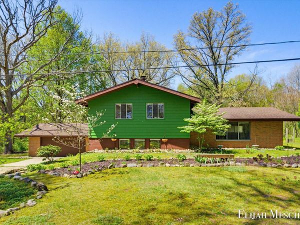 9670 Almena Drive, Kalamazoo, MI 49009