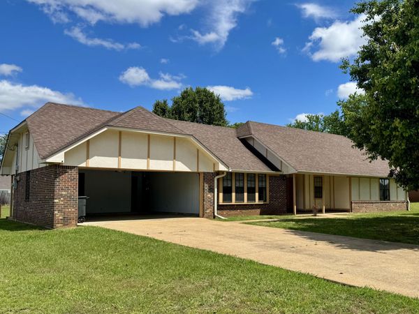 181 Countryside, Columbus, MS 39702