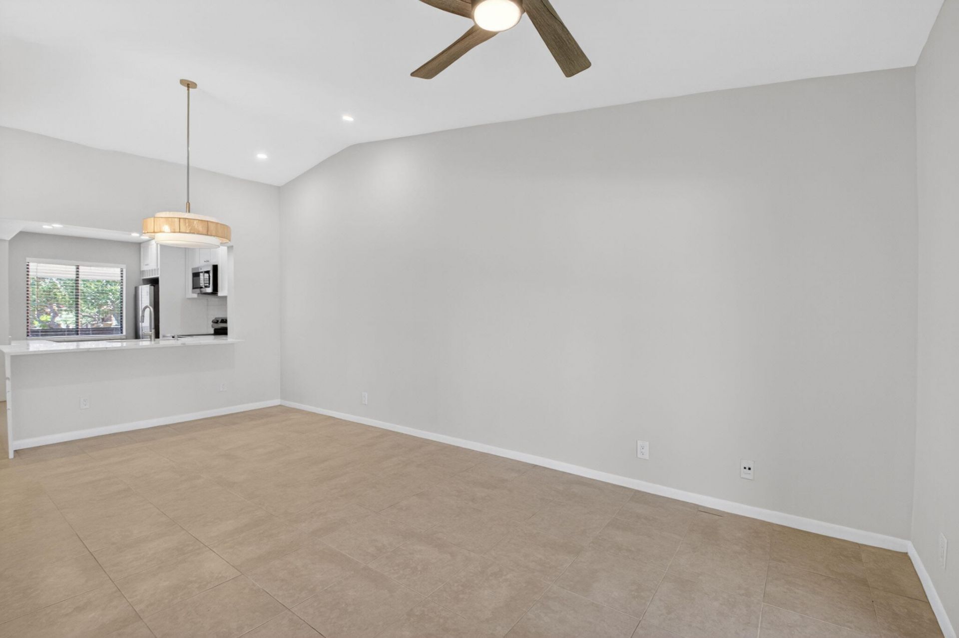 6649 Somerset Drive, Unit 206, Boca Raton, FL 33433 Photo