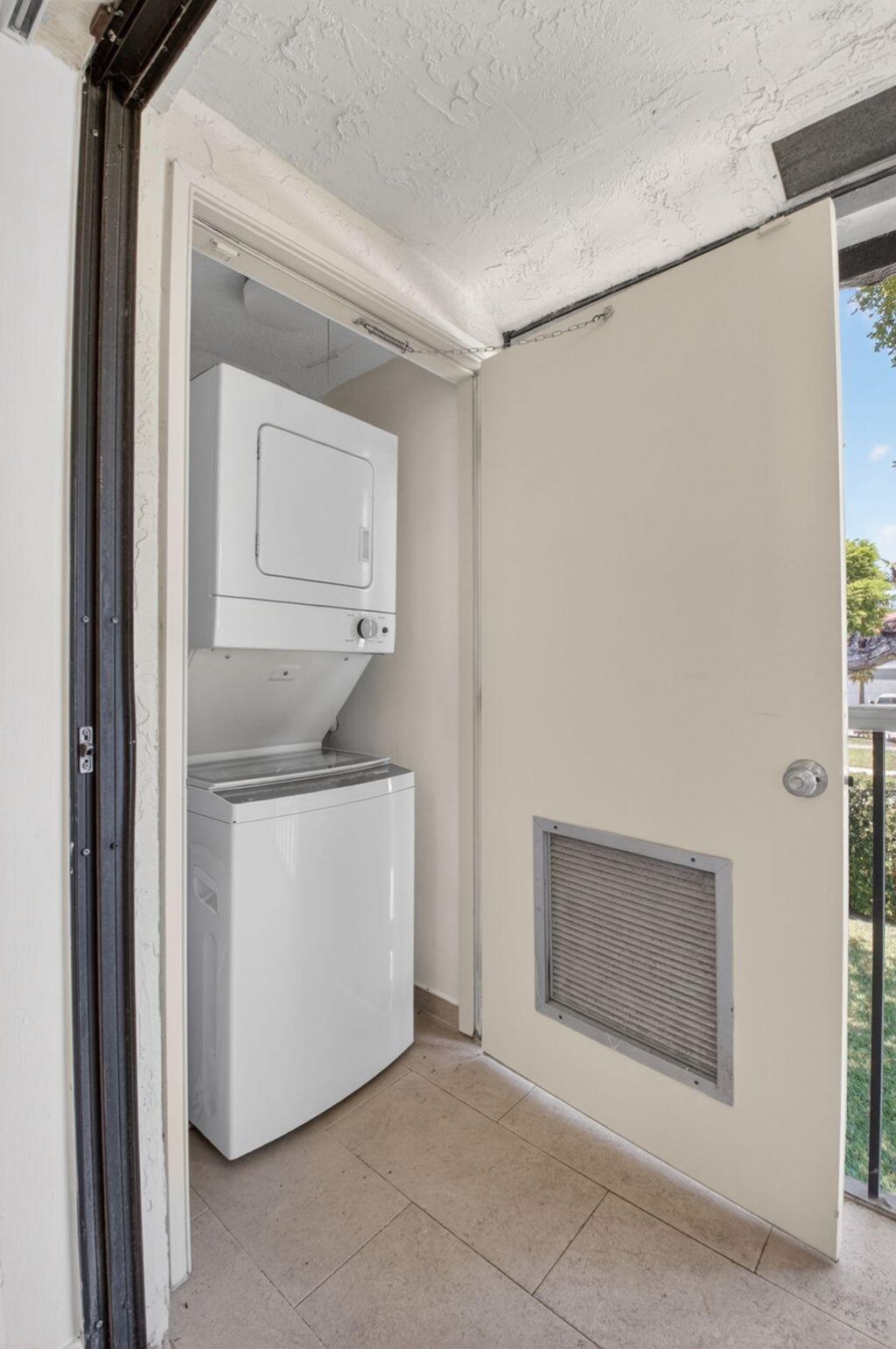 6649 Somerset Drive, Unit 206, Boca Raton, FL 33433 Photo