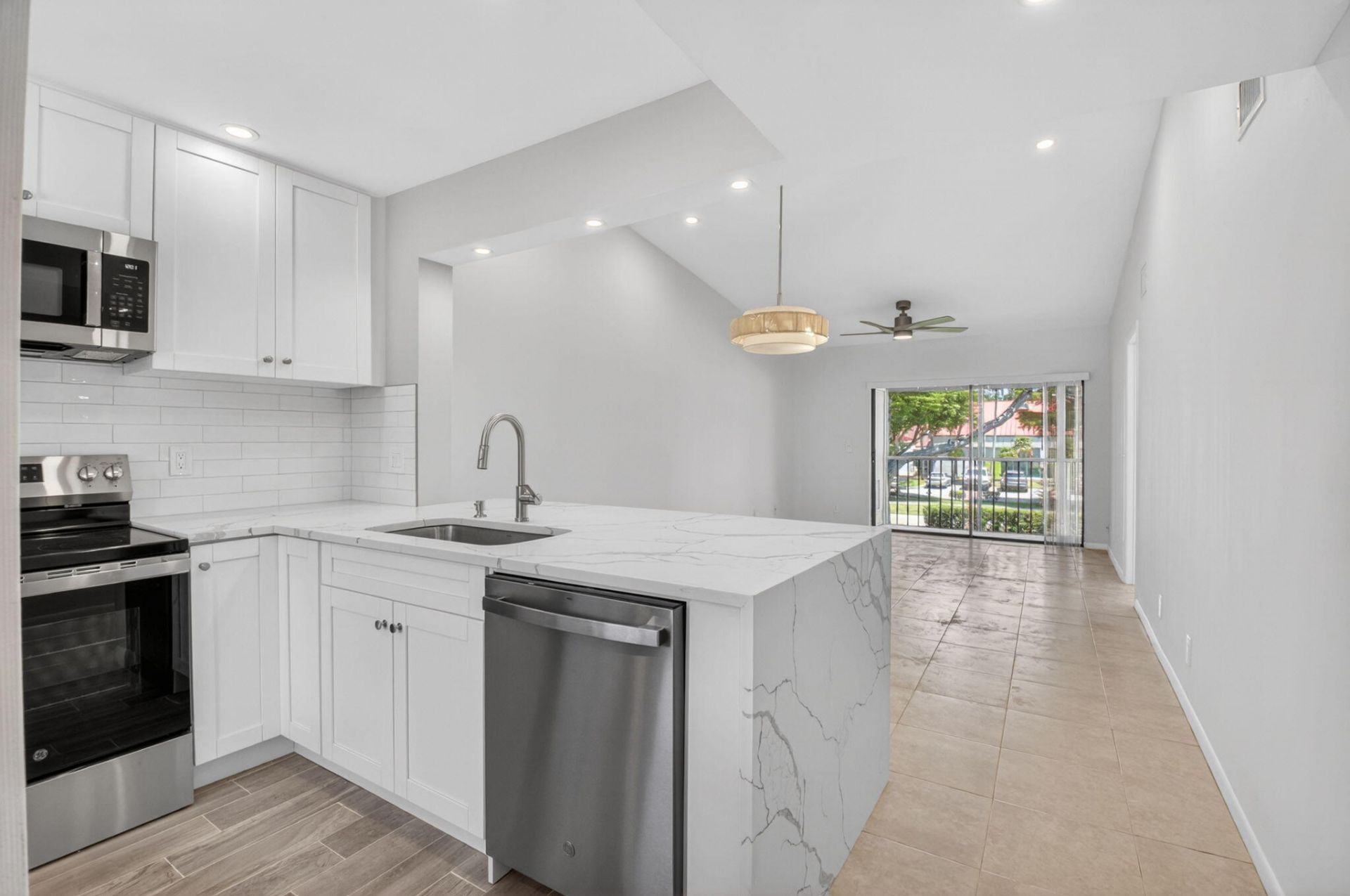 6649 Somerset Drive, Unit 206, Boca Raton, FL 33433 Photo