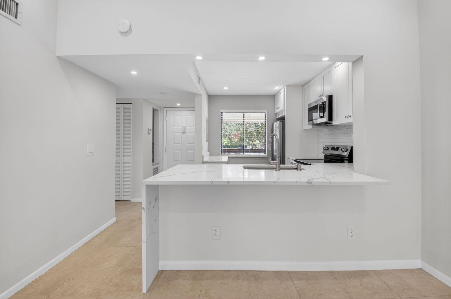 6649 Somerset Drive, Unit 206, Boca Raton, FL 33433 Photo