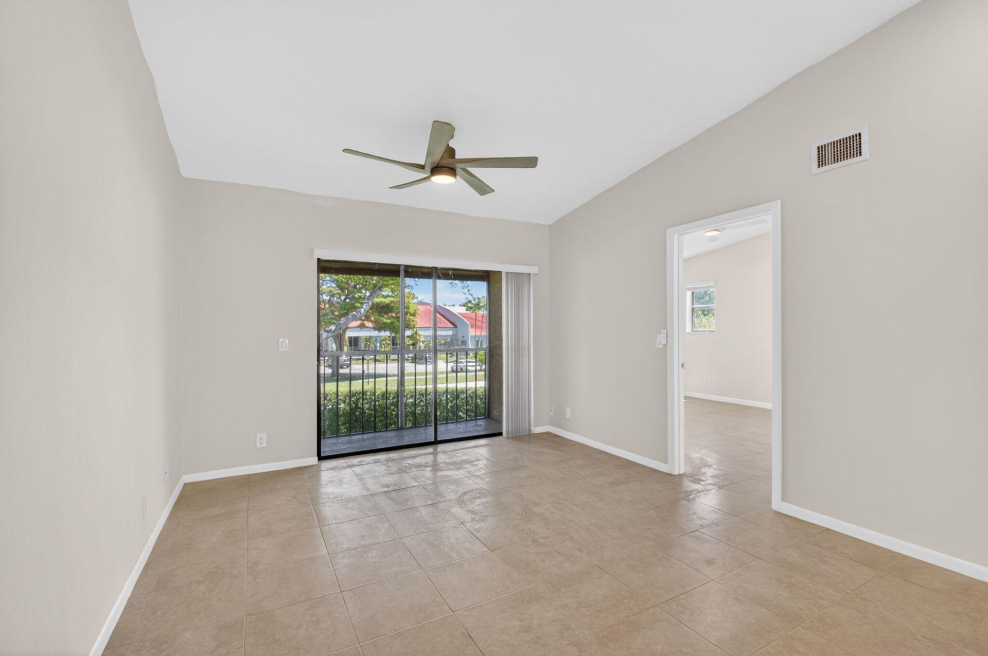 6649 Somerset Drive, Unit 206, Boca Raton, FL 33433 Photo