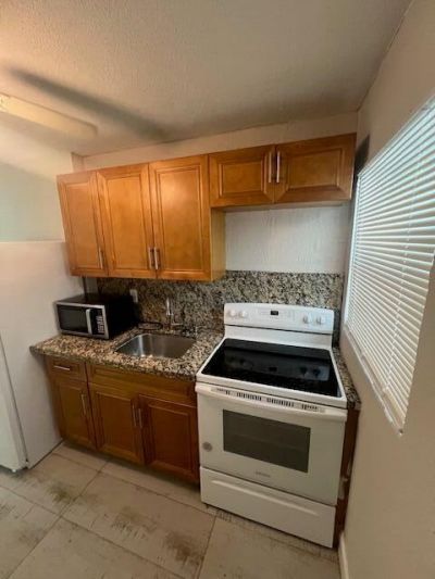 725 21st Street, West Palm Beach, FL 33407 Photo