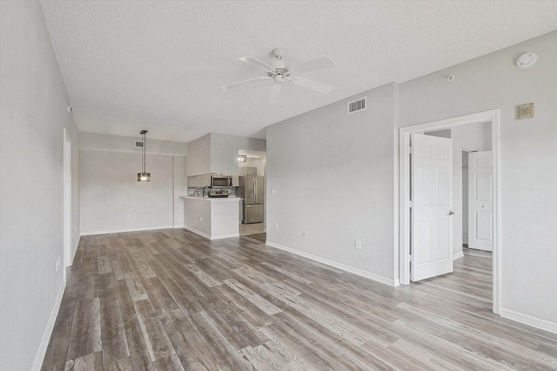 2813 Grande Parkway, Unit 304, Palm Beach Gardens, FL 33410 Photo
