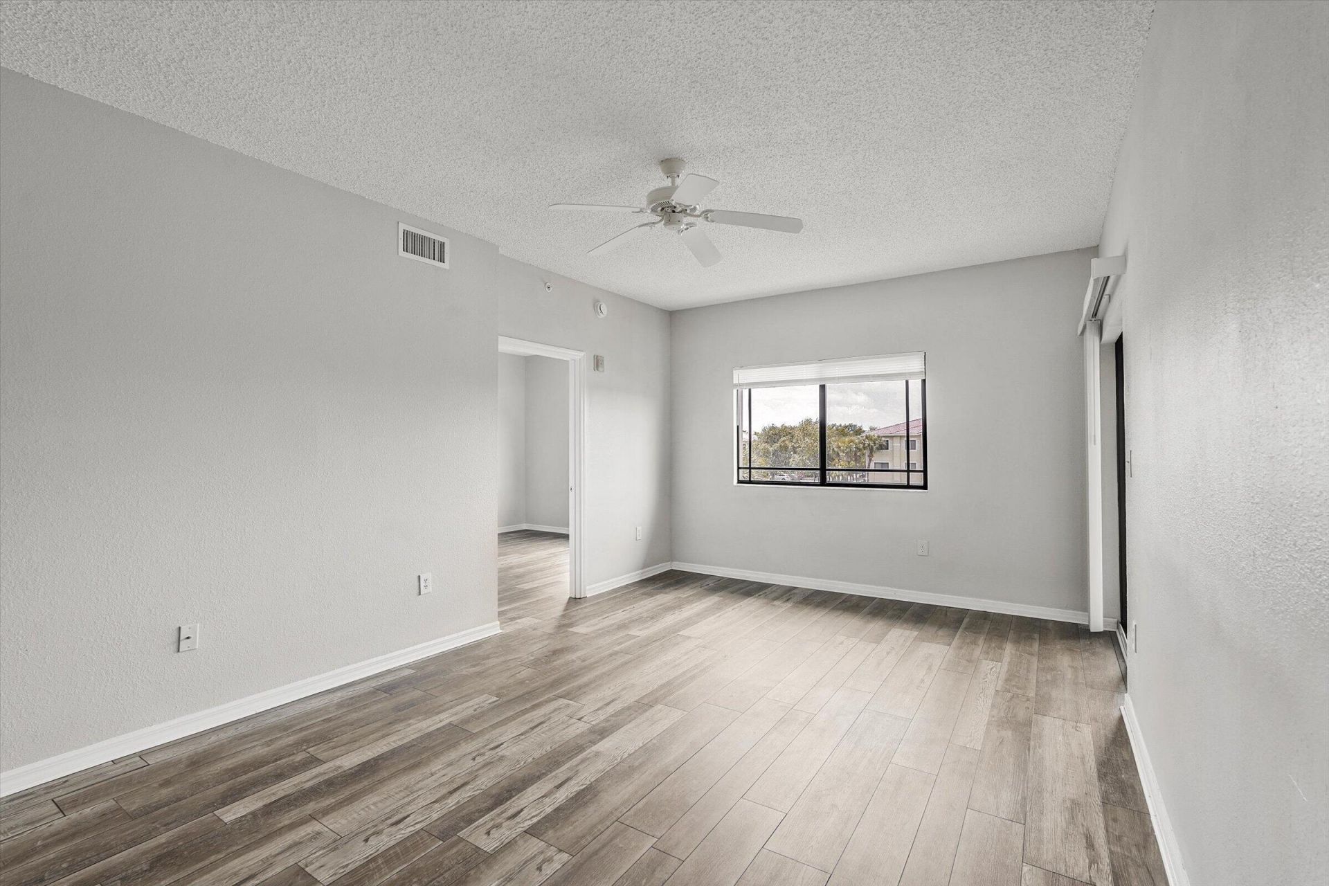 2813 Grande Parkway, Unit 304, Palm Beach Gardens, FL 33410 Photo