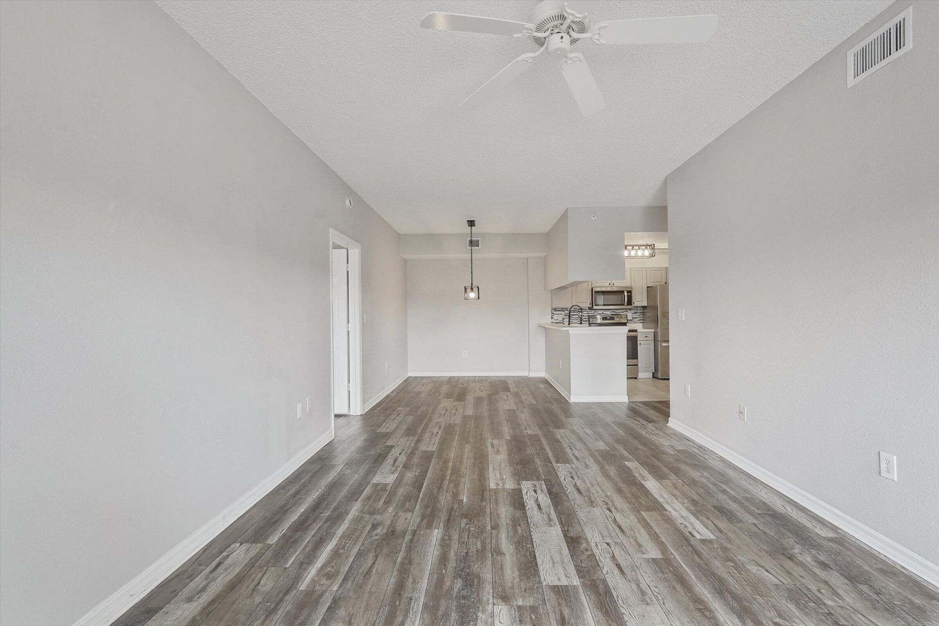 2813 Grande Parkway, Unit 304, Palm Beach Gardens, FL 33410 Photo