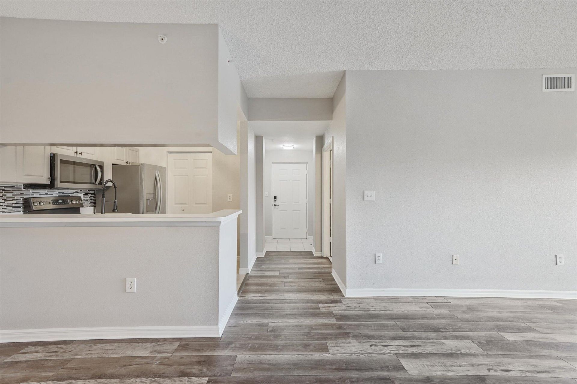 2813 Grande Parkway, Unit 304, Palm Beach Gardens, FL 33410 Photo