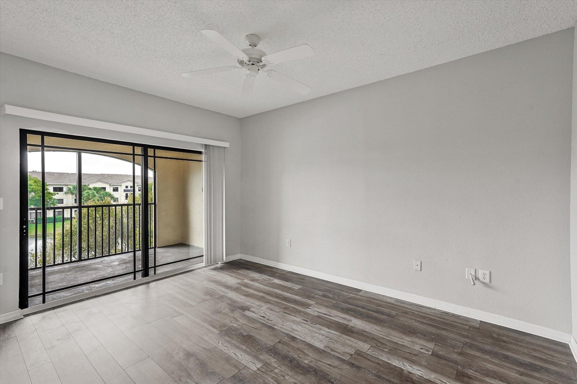 2813 Grande Parkway, Unit 304, Palm Beach Gardens, FL 33410 Photo