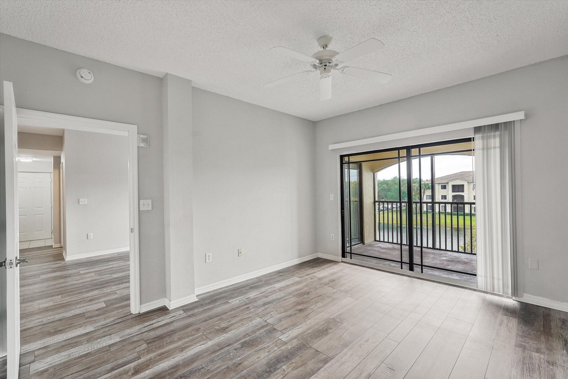 2813 Grande Parkway, Unit 304, Palm Beach Gardens, FL 33410 Photo