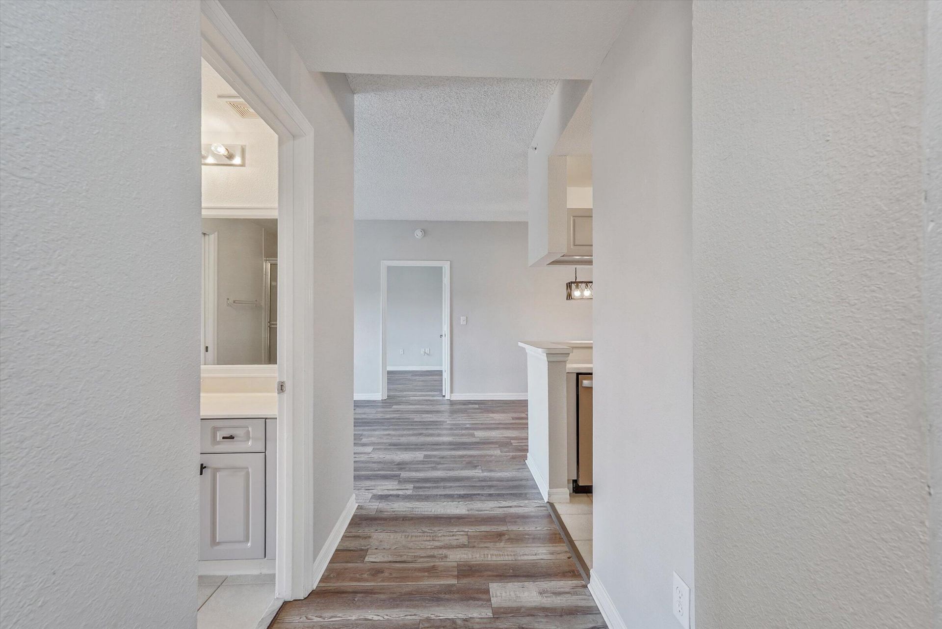2813 Grande Parkway, Unit 304, Palm Beach Gardens, FL 33410 Photo