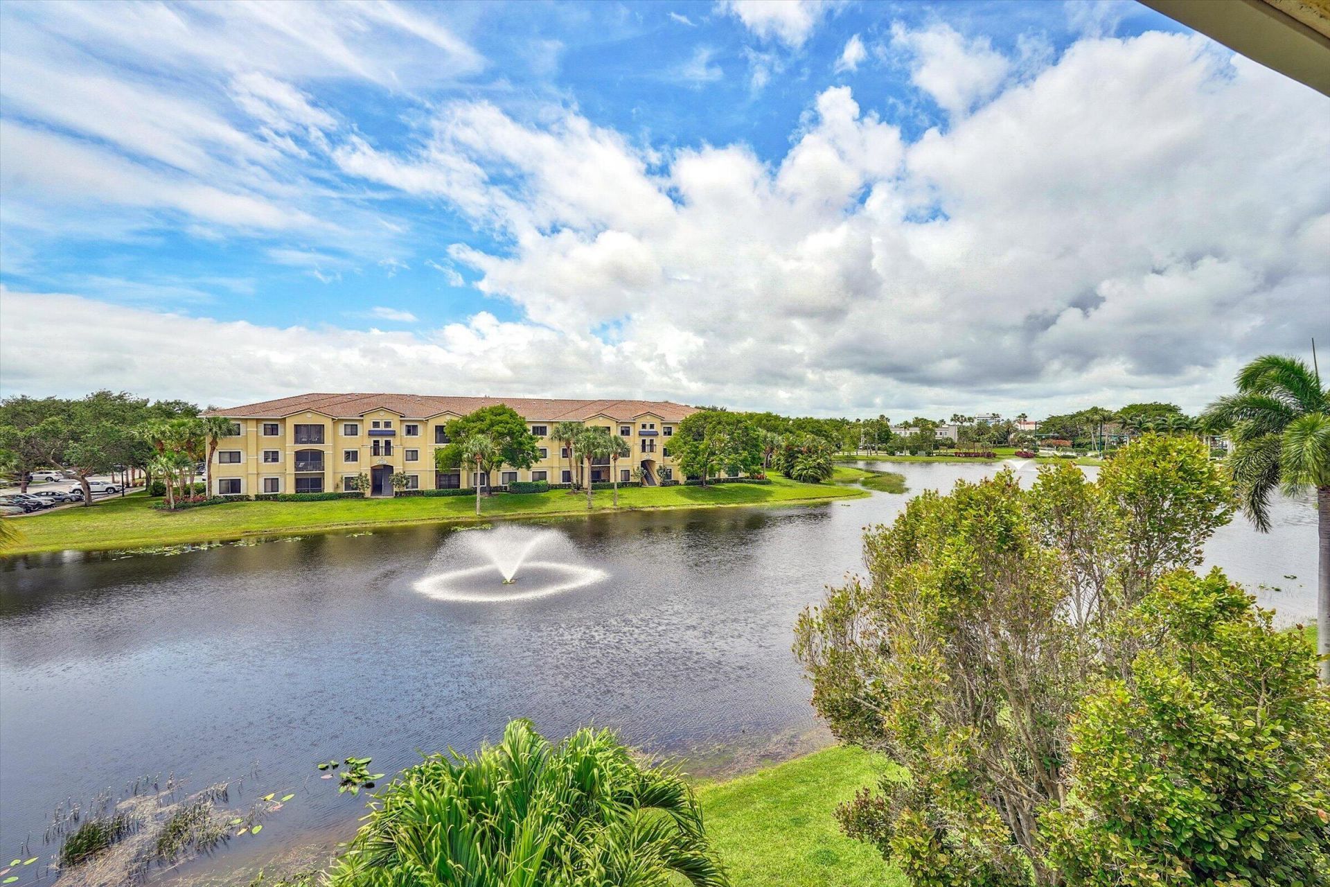 2813 Grande Parkway, Unit 304, Palm Beach Gardens, FL 33410 Photo