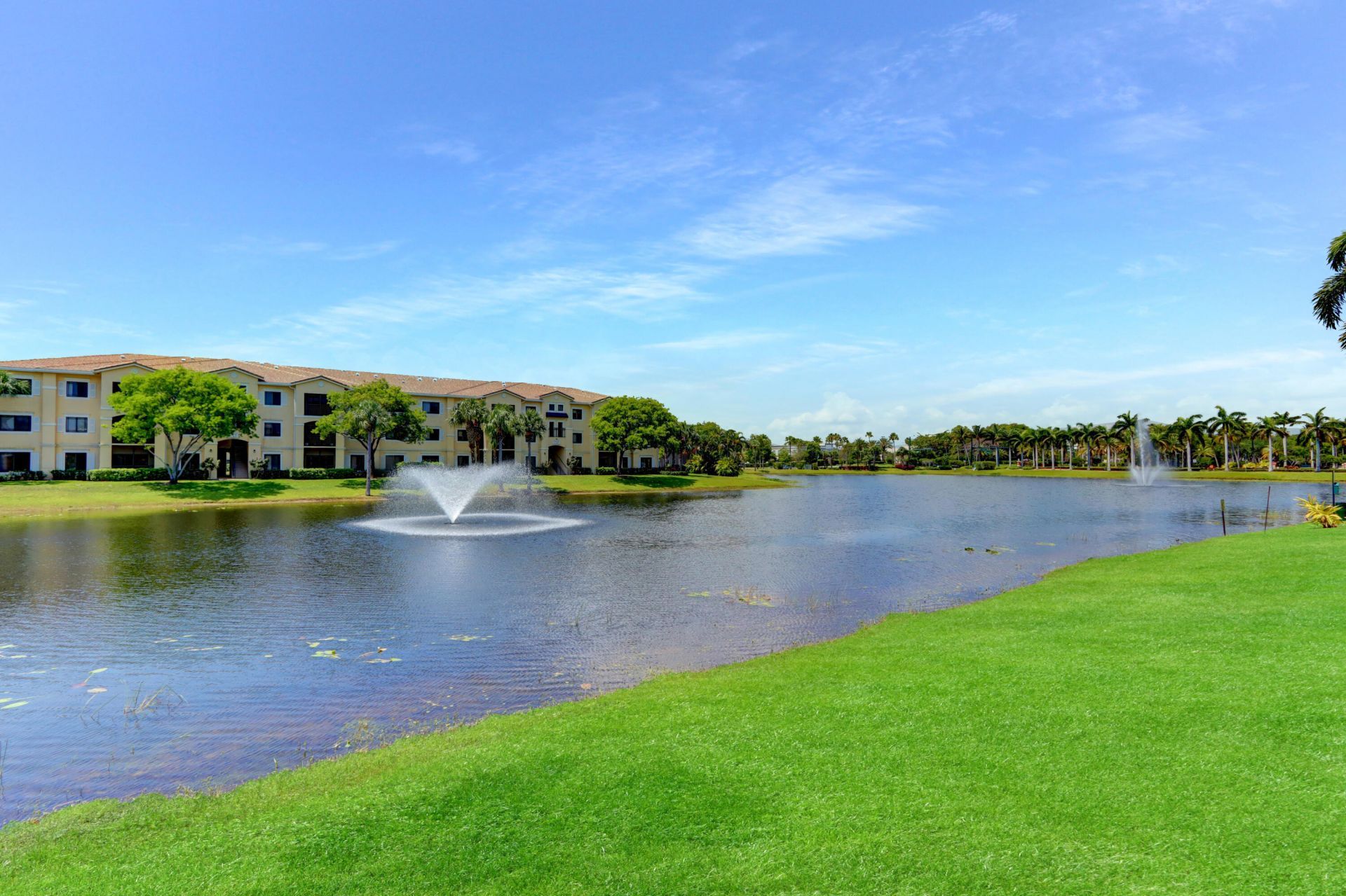 2813 Grande Parkway, Unit 304, Palm Beach Gardens, FL 33410 Photo