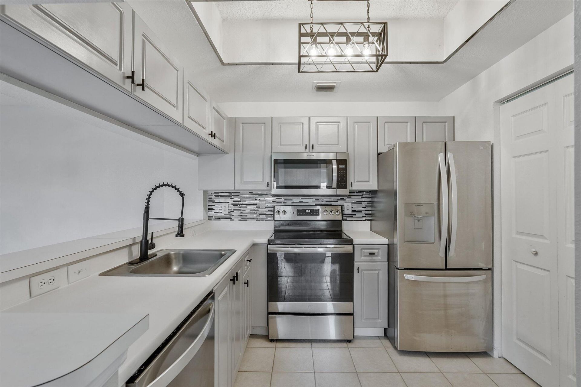 2813 Grande Parkway, Unit 304, Palm Beach Gardens, FL 33410 Photo