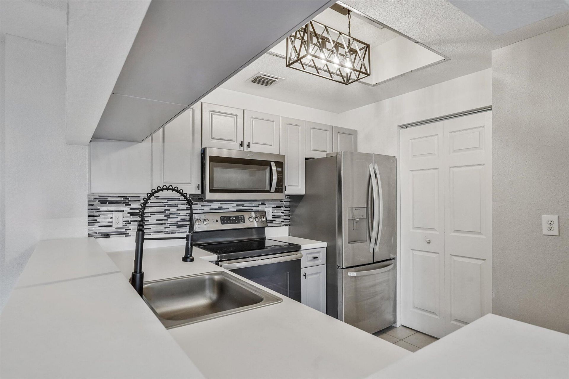 2813 Grande Parkway, Unit 304, Palm Beach Gardens, FL 33410 Photo