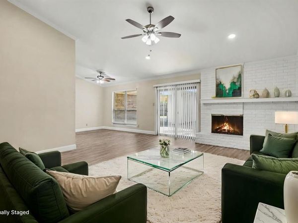 2701 Whitehurst Drive, Fort Worth, TX 76133