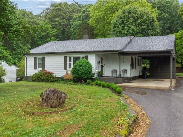 720 Vine ST , Bedford, VA 24523