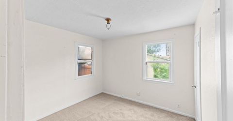 2699 Grove Ave, Sacramento, CA 95815 Photo