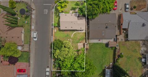 2699 Grove Ave, Sacramento, CA 95815 Photo