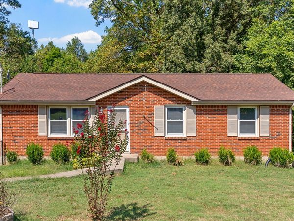 809 Pollard Rd , Clarksville, TN 37042