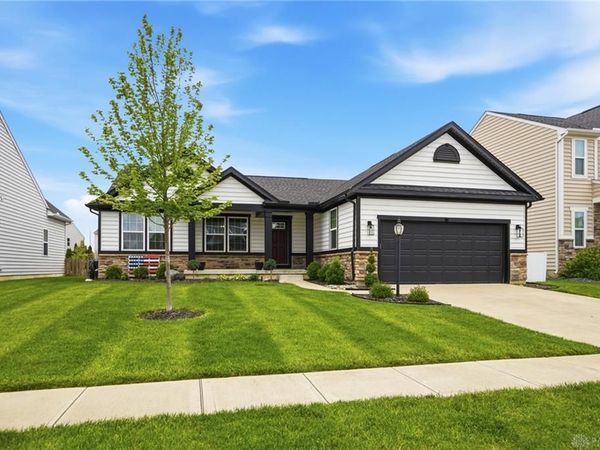 1200 Scarlet Oak Drive, Tipp City, OH 45371