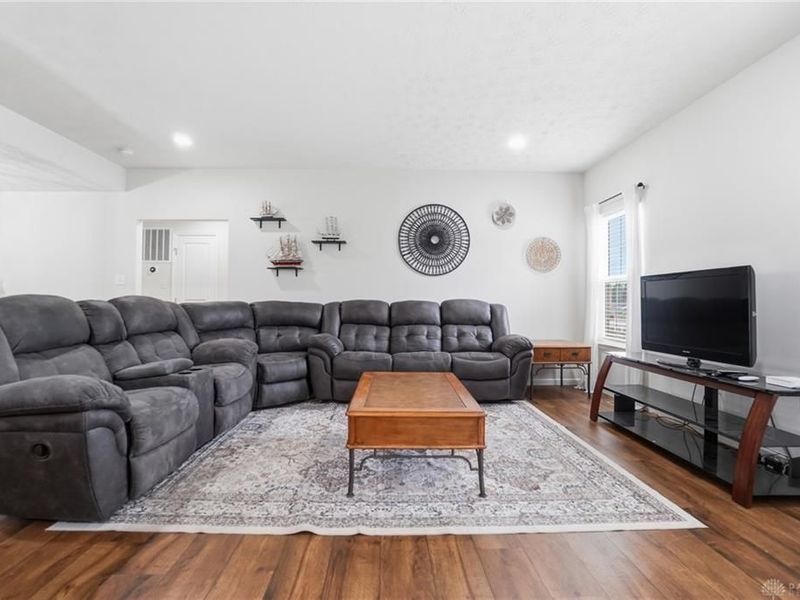 1200 Scarlet Oak Drive, Tipp City, OH 45371 Photo 18
