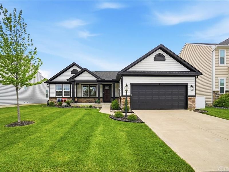 1200 Scarlet Oak Drive, Tipp City, OH 45371 Photo 2