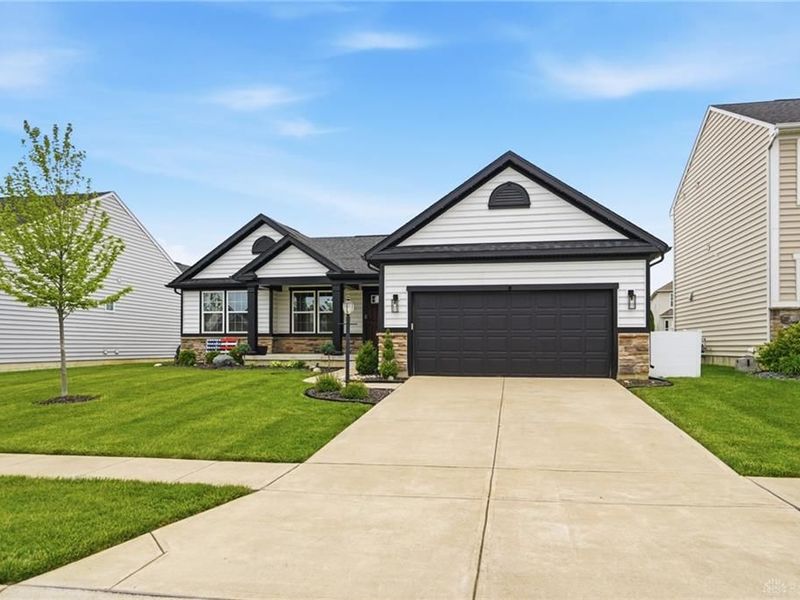 1200 Scarlet Oak Drive, Tipp City, OH 45371 Photo 3